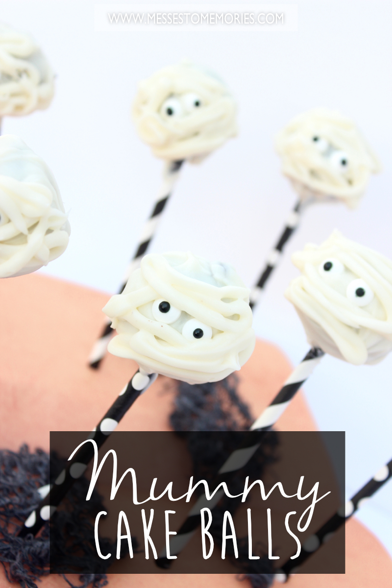 Mummy Cake Balls! Oooh! The kids will love this Halloween Treat!